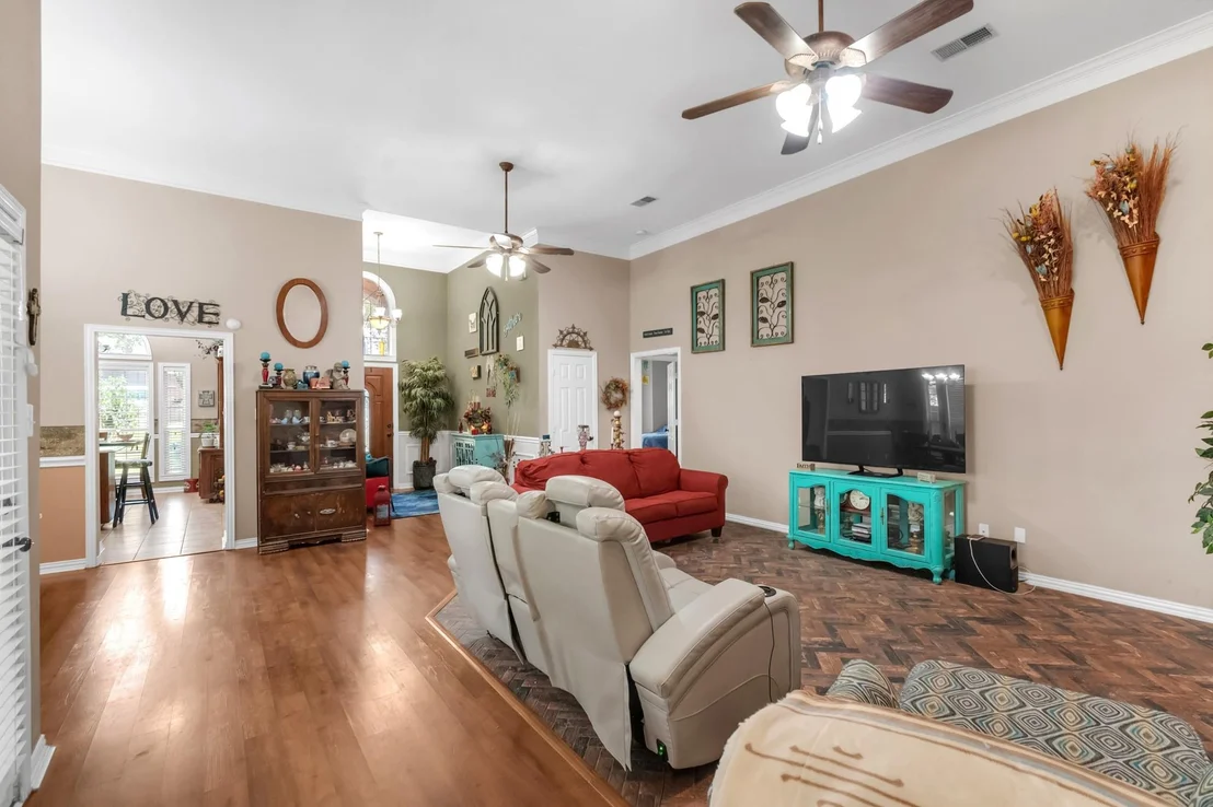 Photo of 18 Red Bluff Court