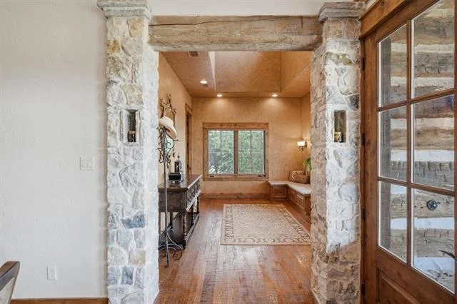 Photo of 1046 Grandview Drive