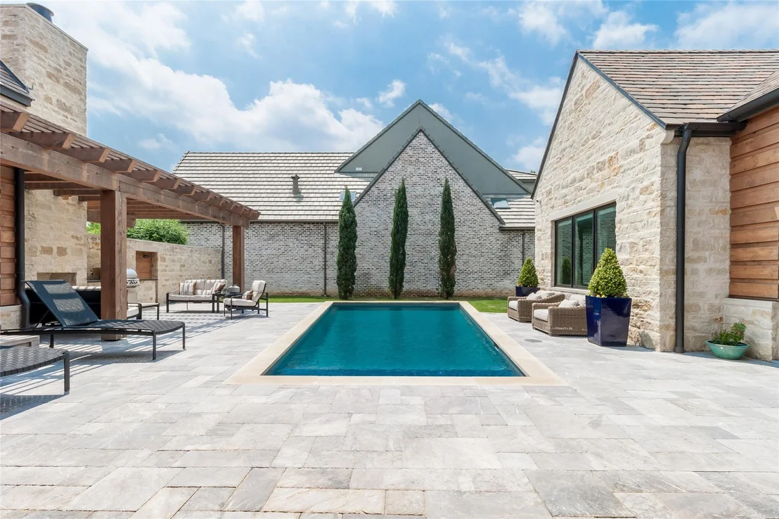 Photo of 341 Devon Drive