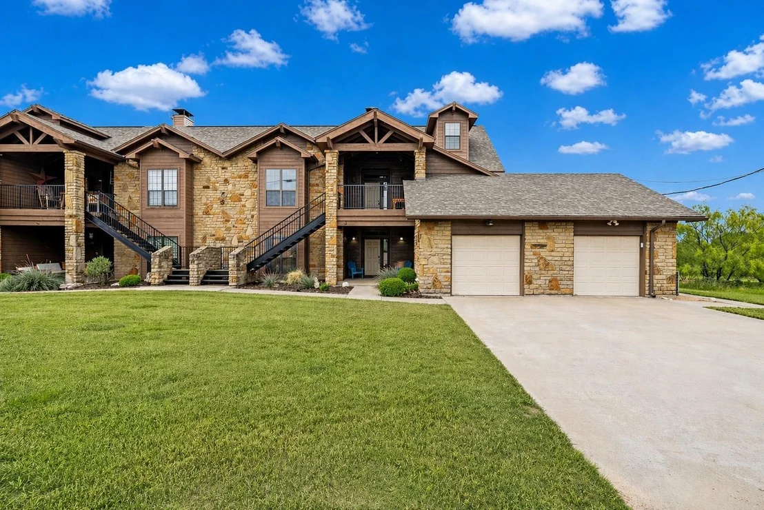 Photo of 303 Eagle Point