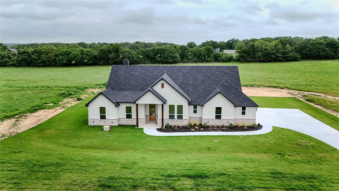 Photo of 204 Sweetgrass Drive