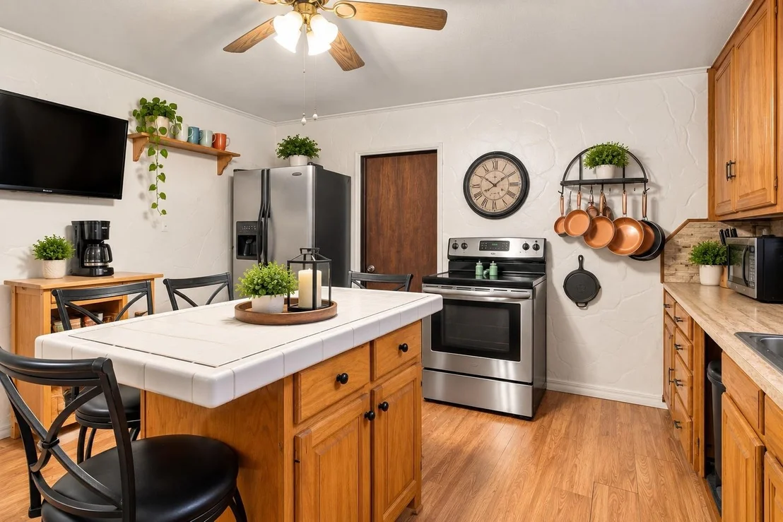 Photo of 215 W Munson Street