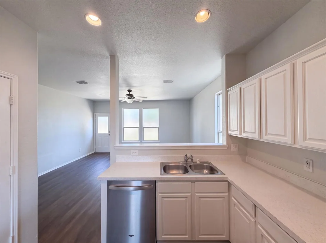 Photo of 5928 Deck House Road