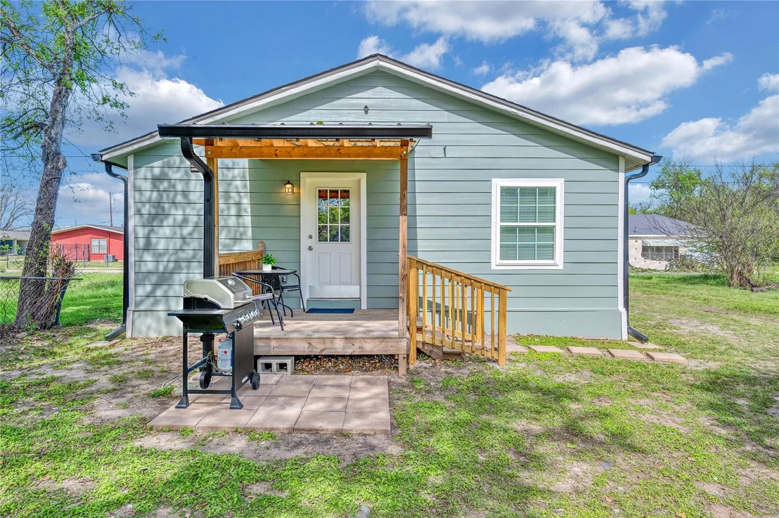 Photo of 924 Gurley Lane