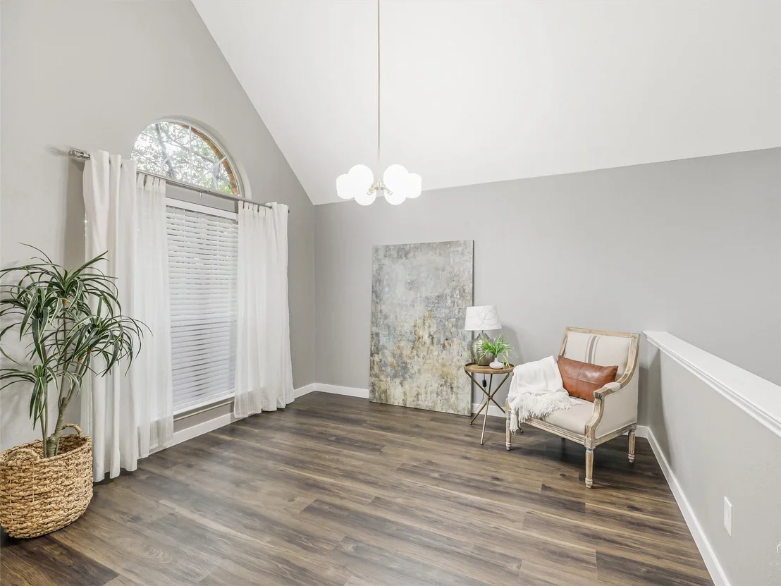Photo of 600 Pheasant Knoll