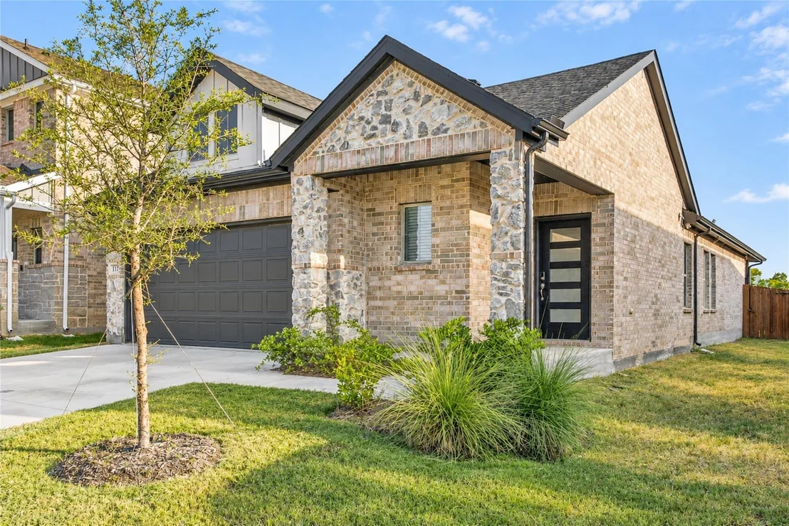 Photo of 113 Greenbriar Drive