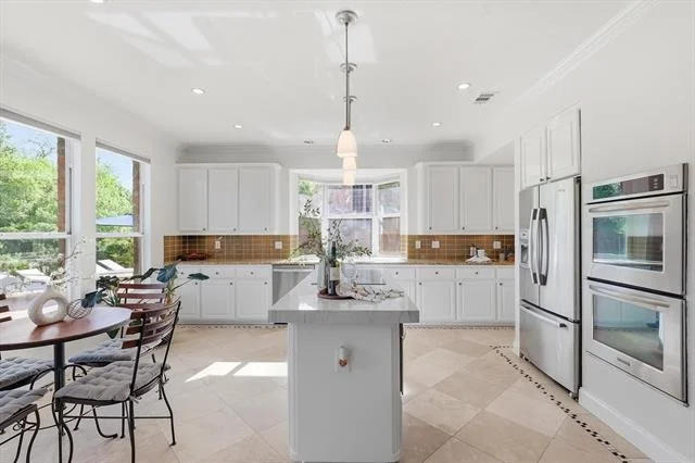 Photo of 1048 Basilwood Drive