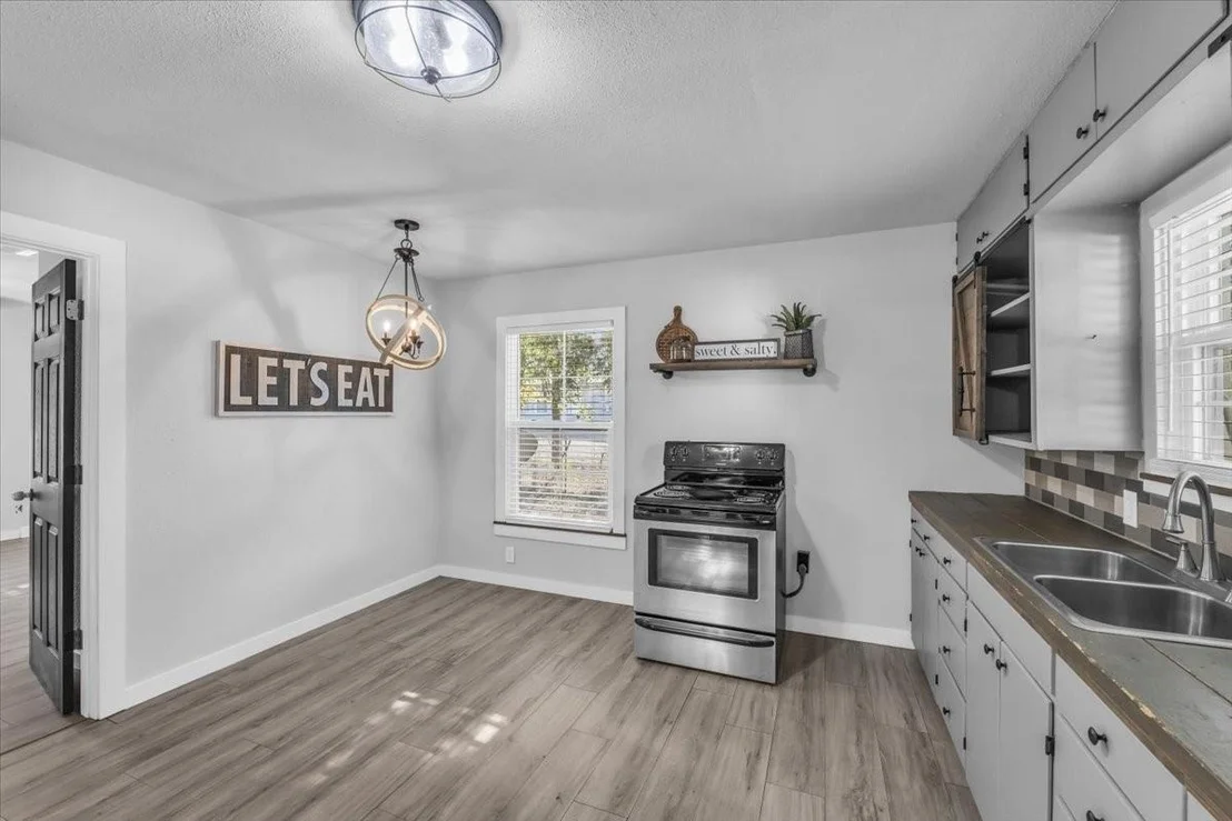 Photo of 211 W Stegall Drive