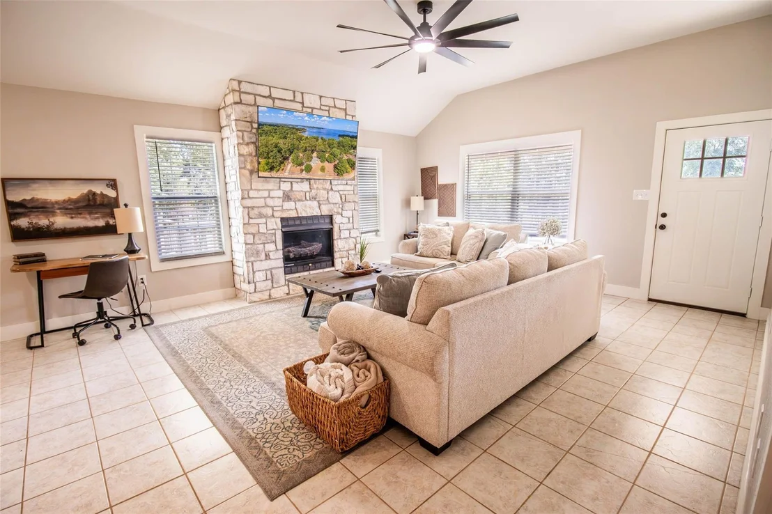 Photo of 237 Lakeview Circle