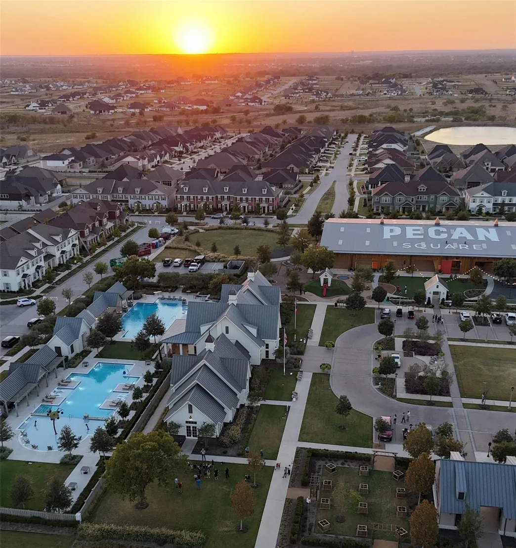 Photo of 2505 Half Moon Way