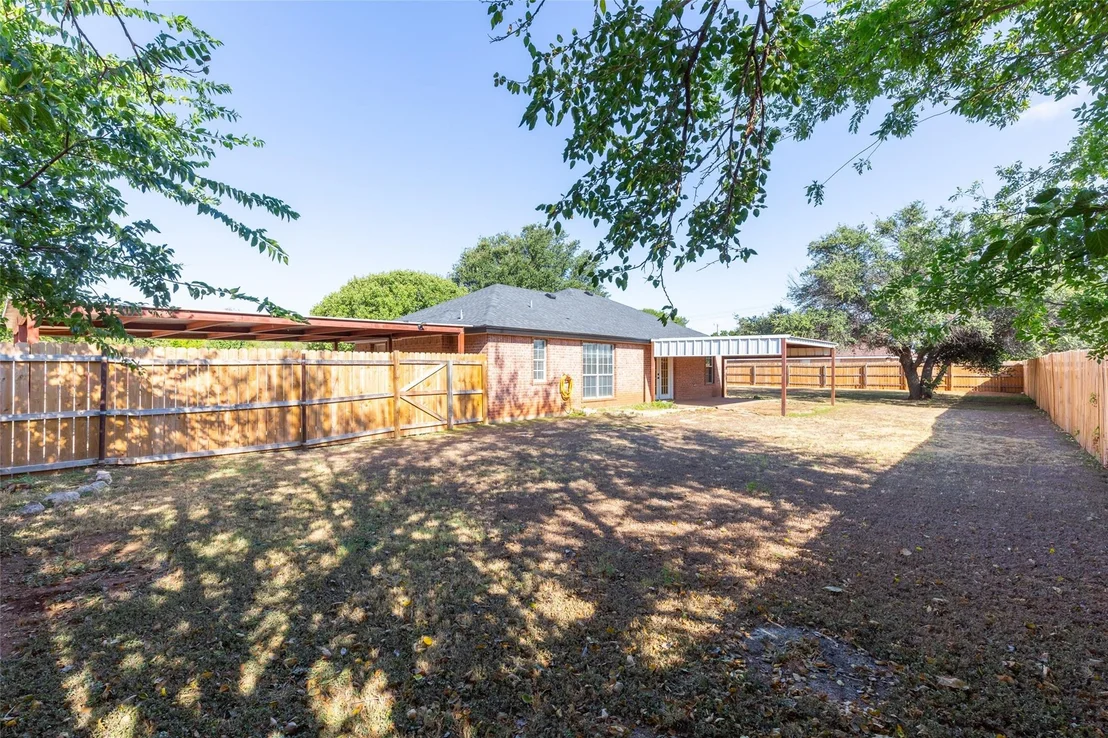 Photo of 717 Groves Road