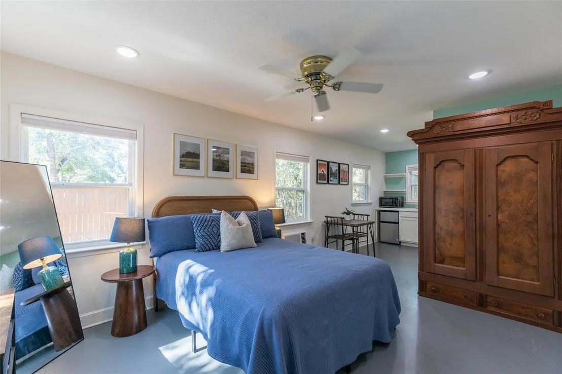 Photo of 3765 Woodridge Drive
