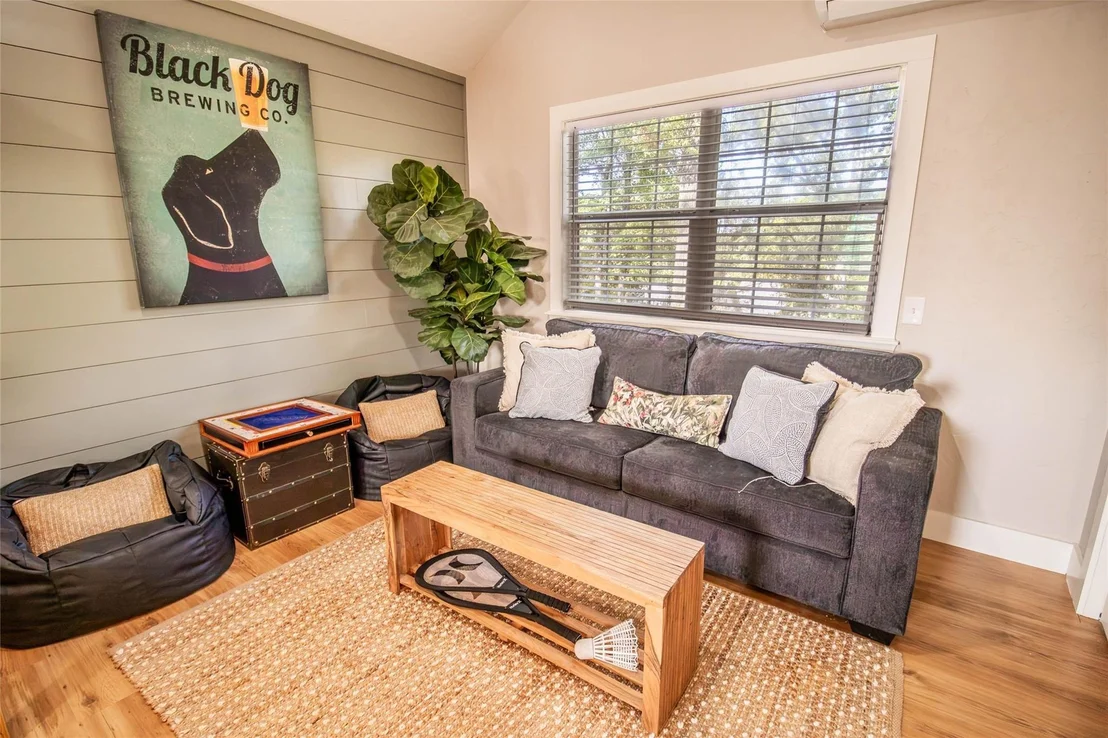 Photo of 237 Lakeview Circle