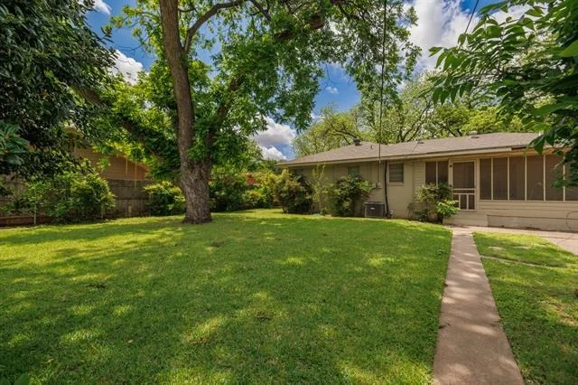 Photo of 817 Rivercrest Drive