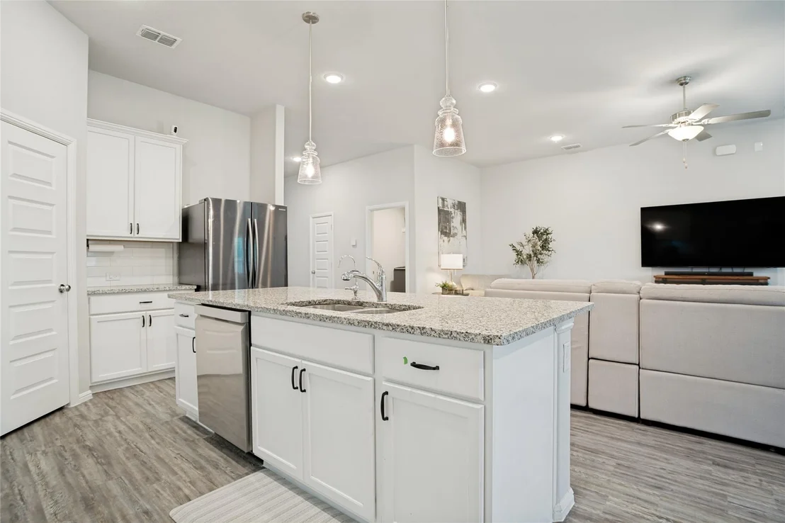 Photo of 925 Royal Lane