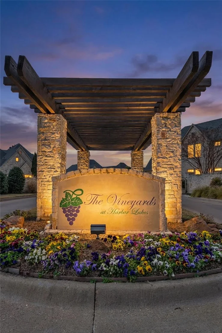 Photo of 2400 Vineyard Drive