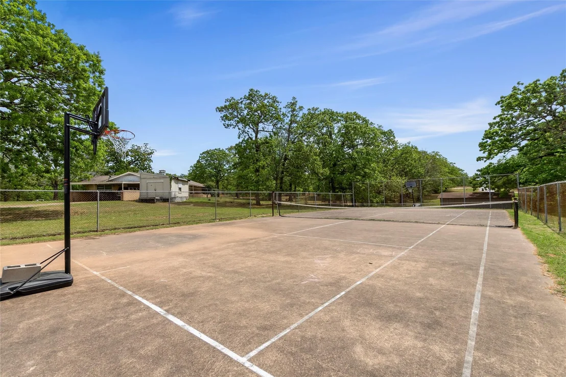 Photo of 5706 Point Lavista