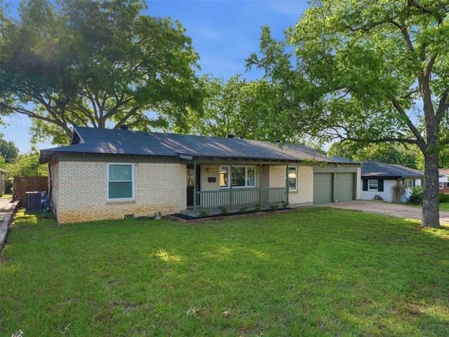 Photo of 825 Lee Drive