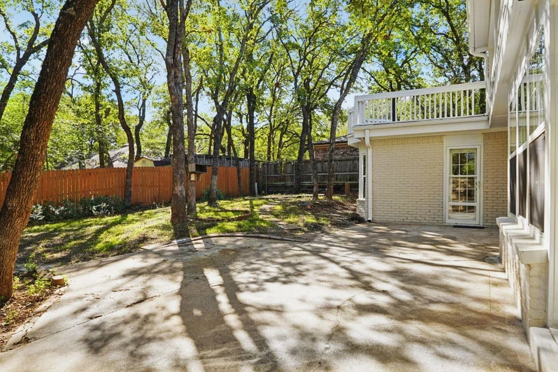 Photo of 2872 Hurstview Drive