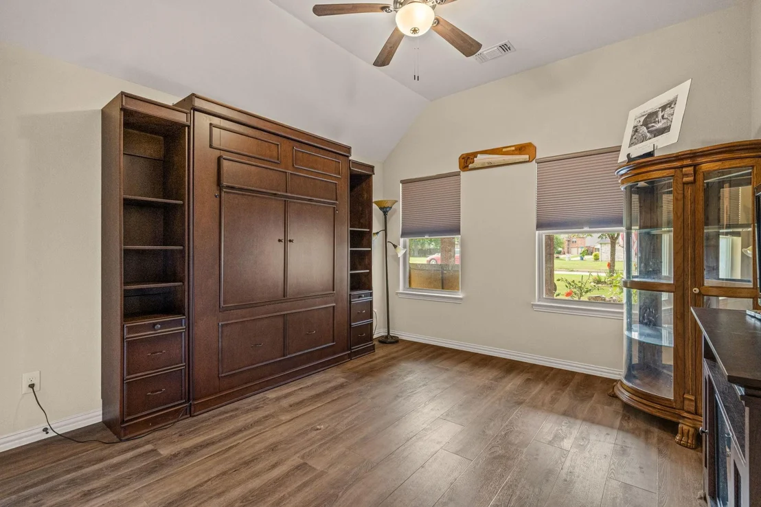 Photo of 606 Hillside Circle
