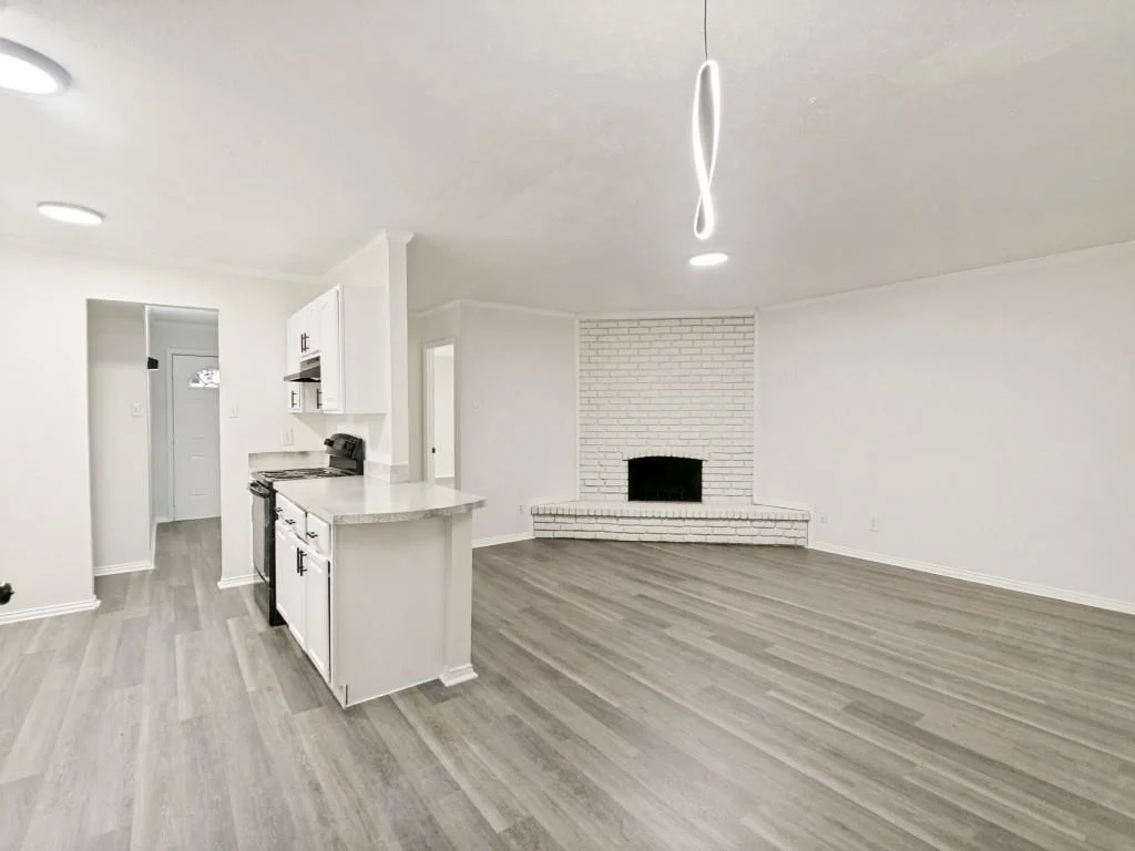 Photo of 905 Hawthorne Drive