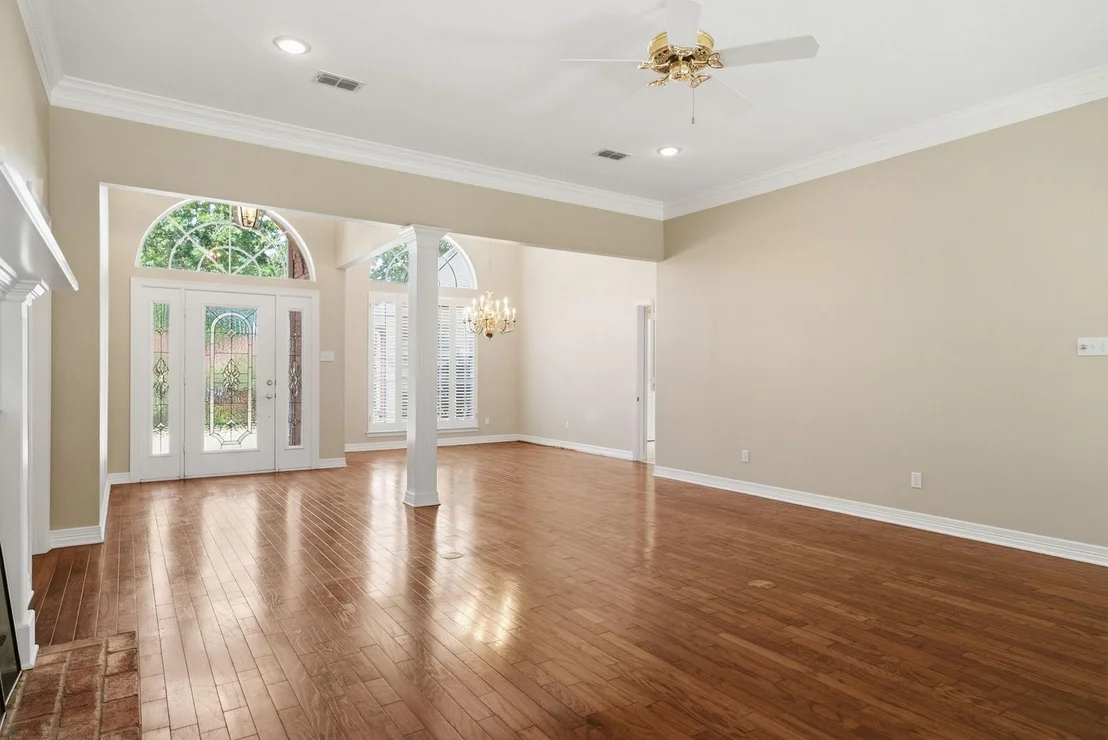 Photo of 3403 Pinecreek Drive