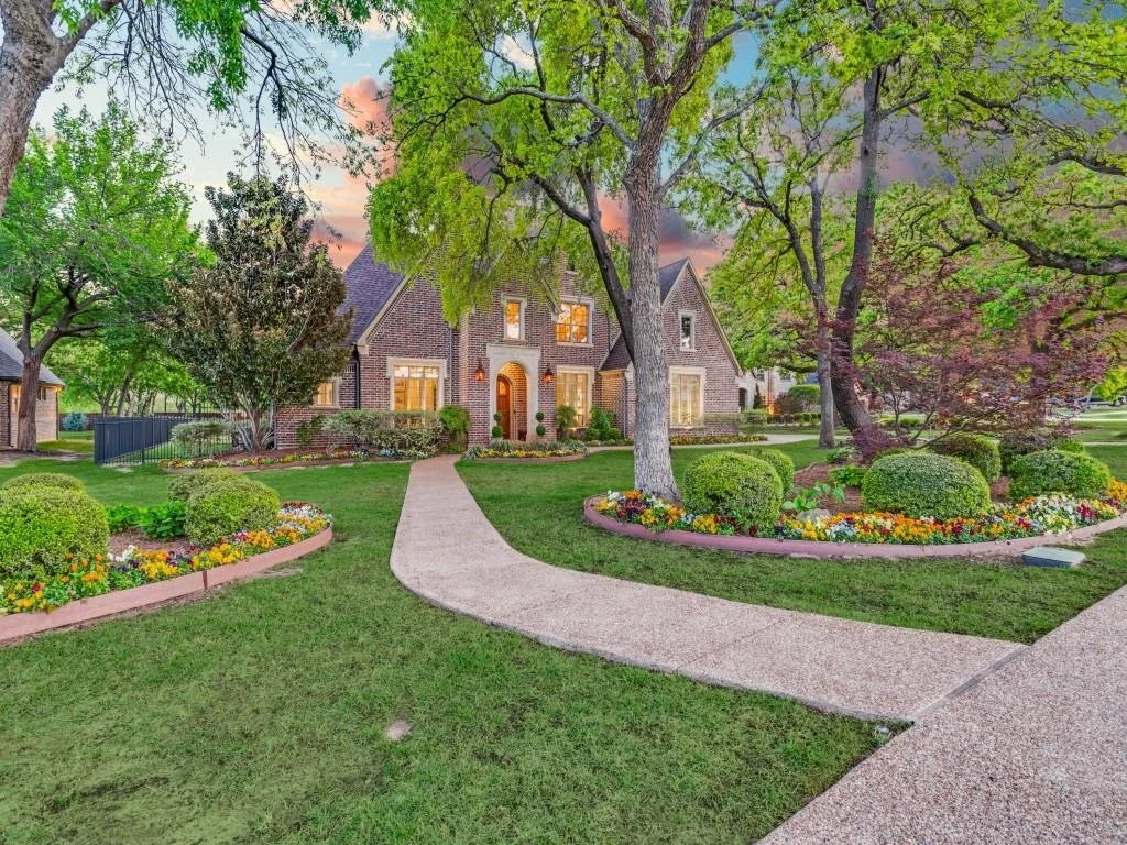 Photo of 701 Regency Court