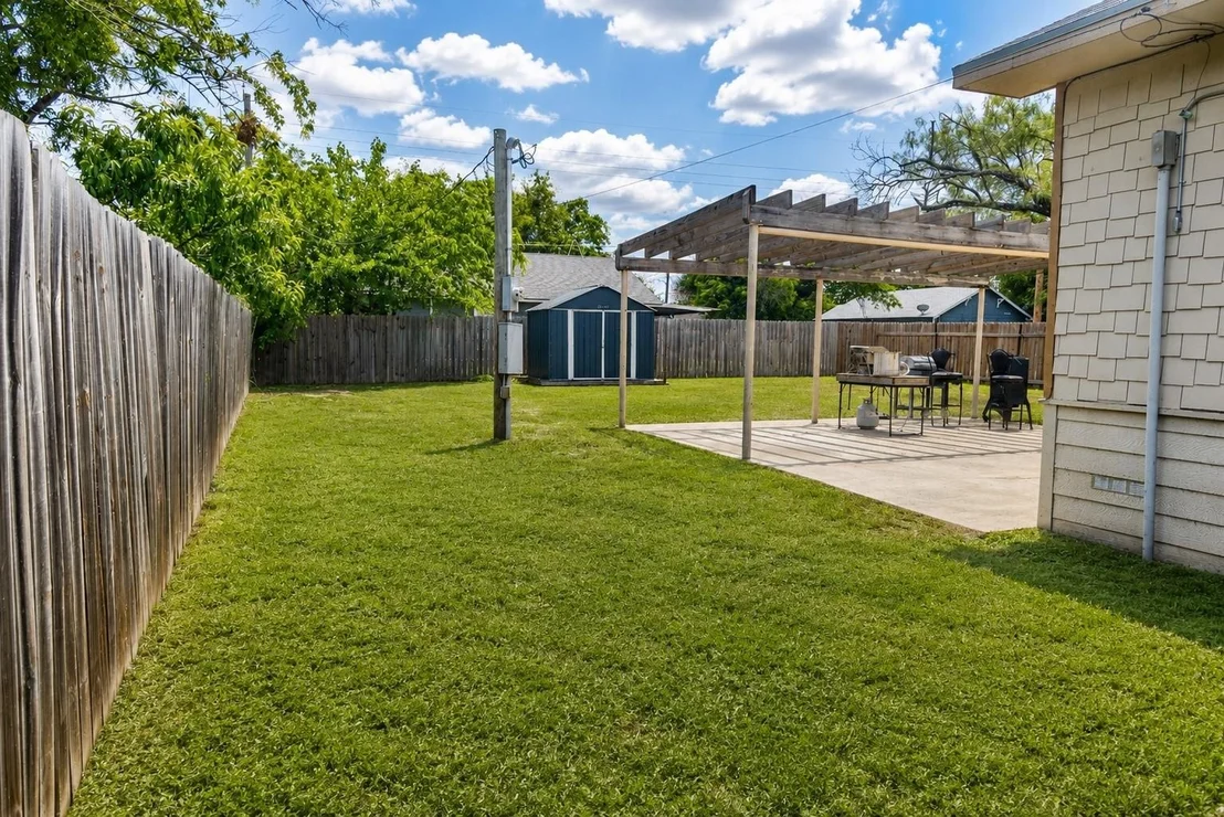 Photo of 309 W 10th Street