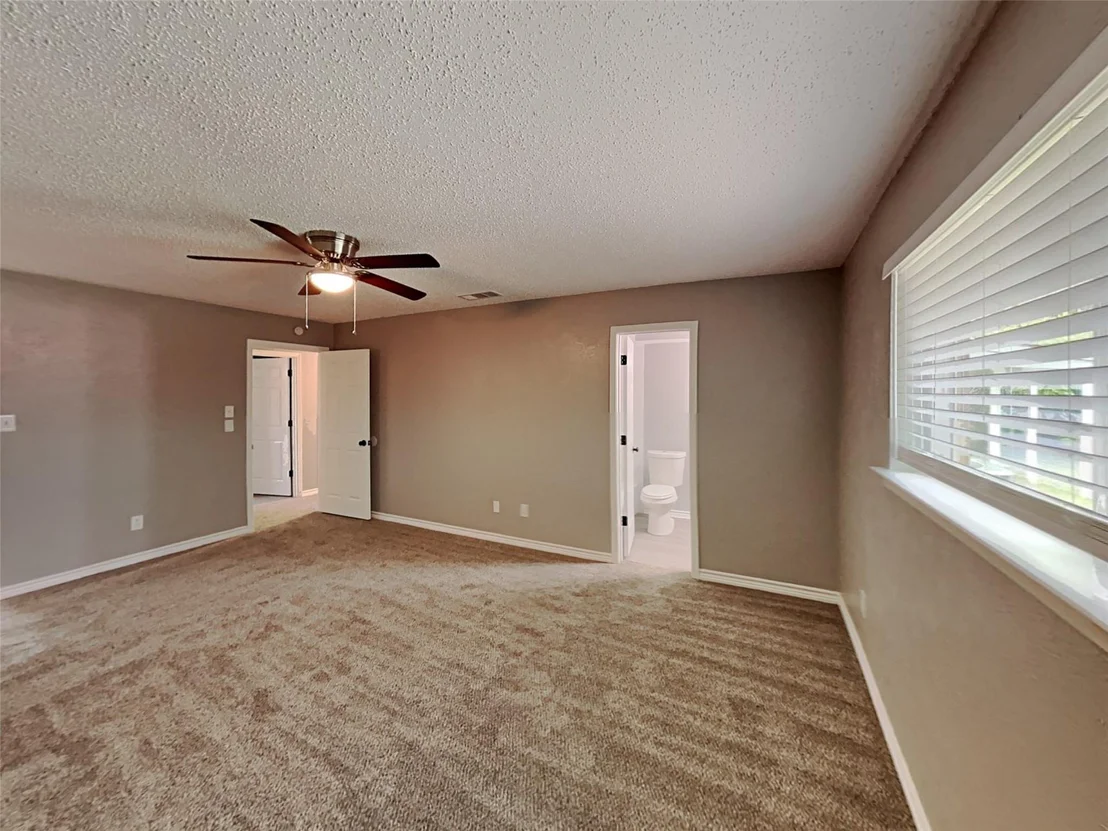 Photo of 702 Redbud Drive