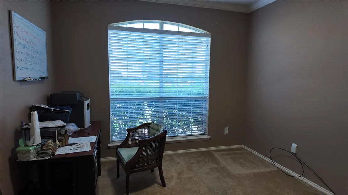 Photo of 421 Roundrock Lane