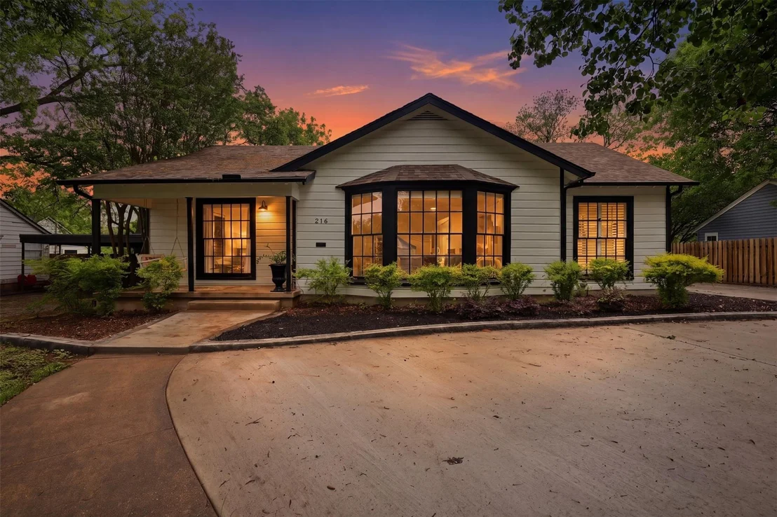 Photo of 216 Sunset Drive
