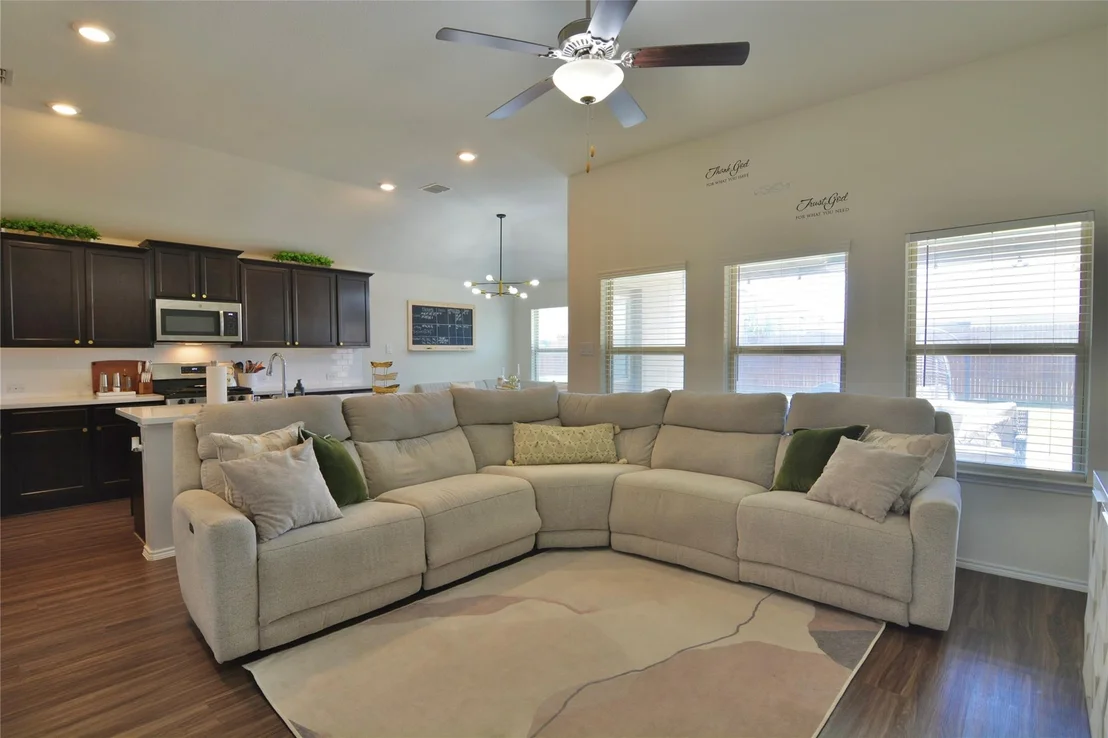 Photo of 465 Pollyann Trail