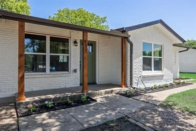 Photo of 4577 Silversprings Drive