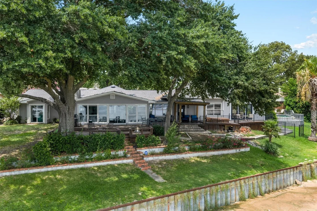 Photo of 211 Lake Front Drive