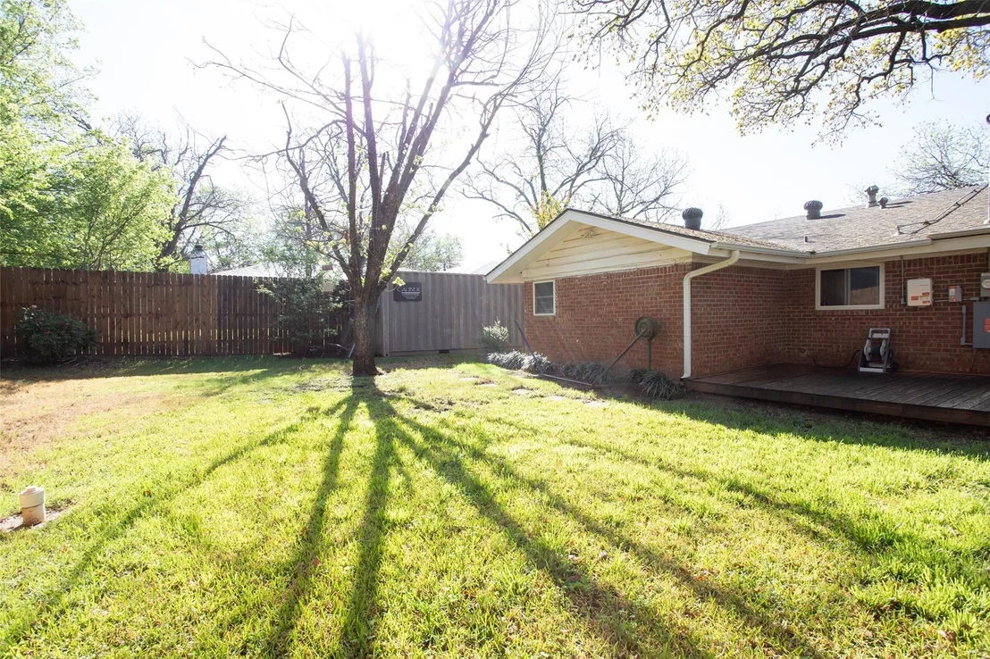 Photo of 1405 Thompson Drive