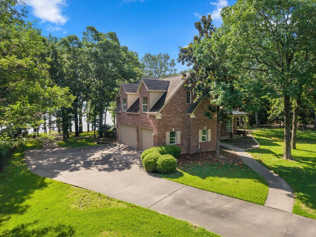 Photo of 1222 Private Road 5980