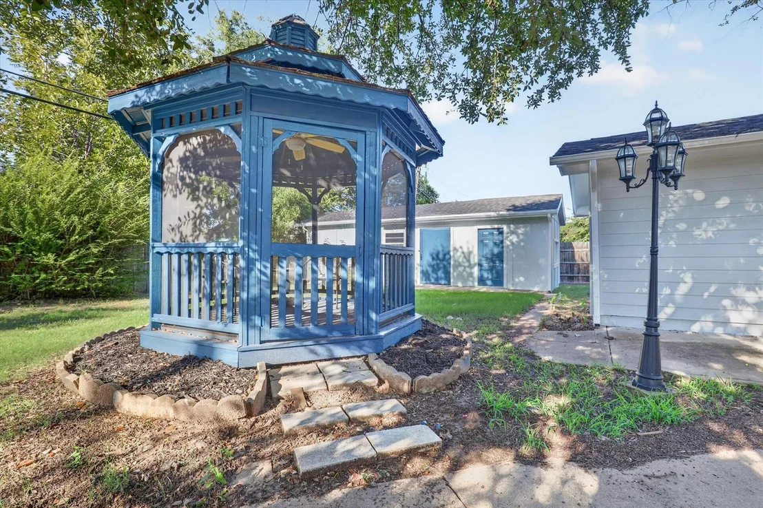 Photo of 1204 Loma Alta Place