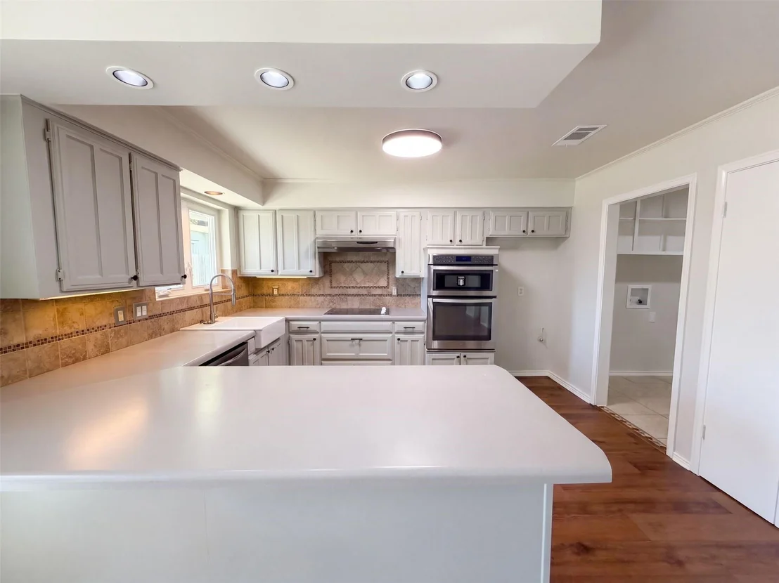 Photo of 1208 Hillcrest Drive