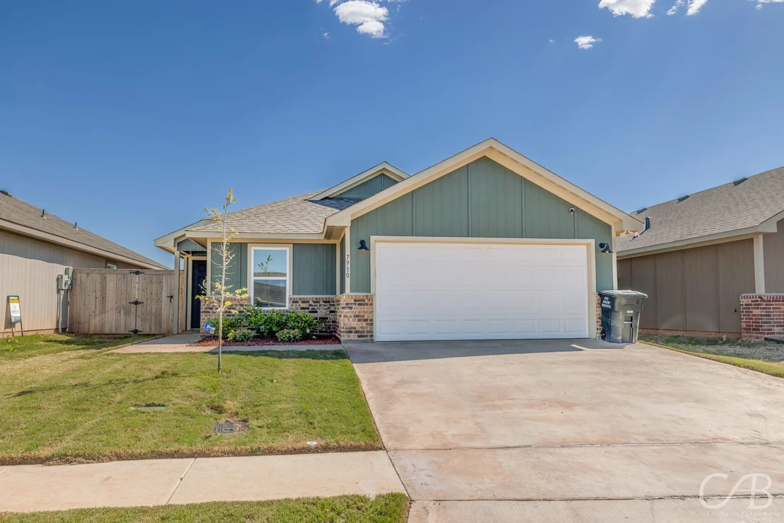 Photo of 7910 Vineyard Drive