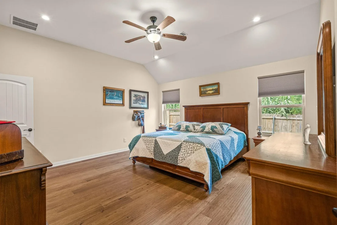 Photo of 606 Hillside Circle