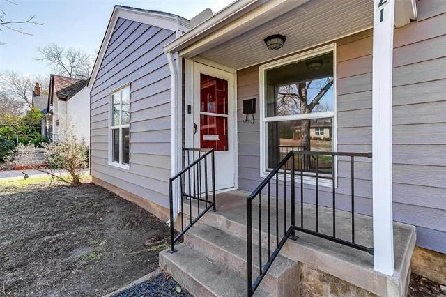 Photo of 4921 Pershing Avenue