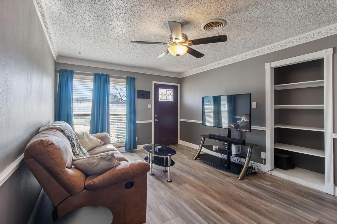 Photo of 1616 Grantland Circle