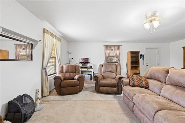 Photo of 7422 Pacal