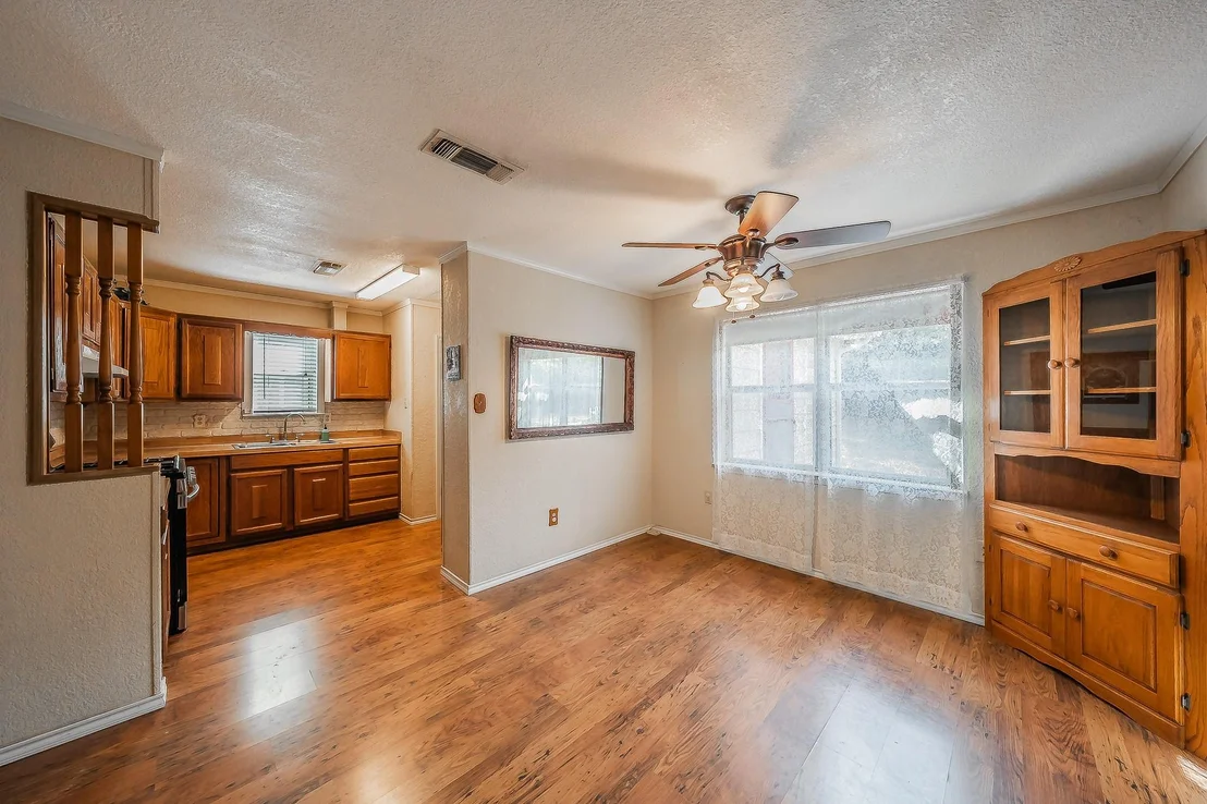 Photo of 1812 Highland Drive E