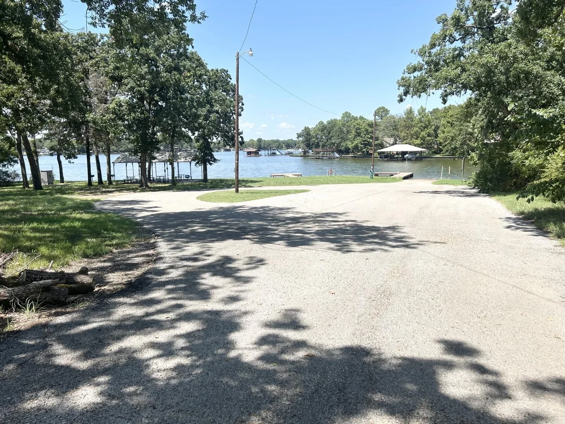 Photo of 305 Live Oak Lane