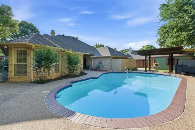 Photo of 5017 River Bluff Drive