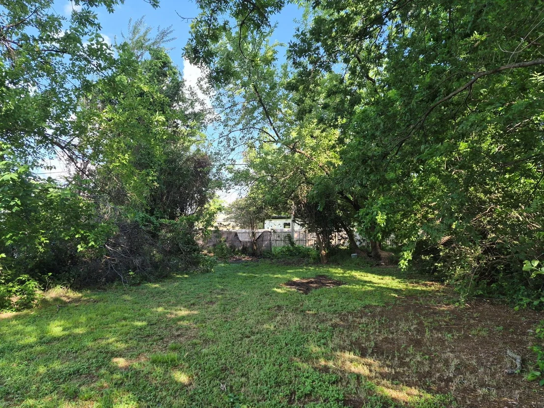 Photo of 1912 Barnard Avenue