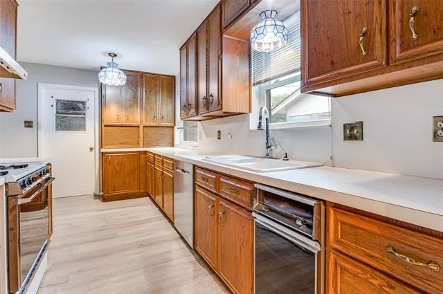Photo of 2605 Hollywood Drive