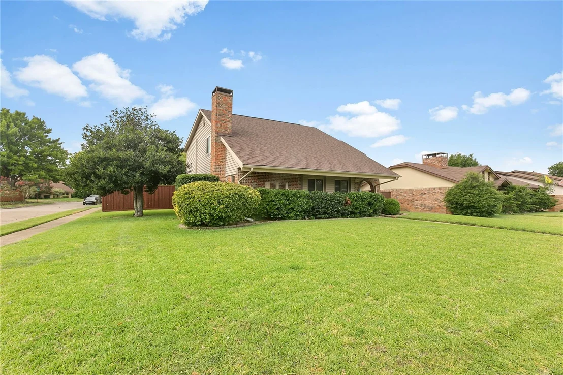 Photo of 3302 Ivanhoe Lane