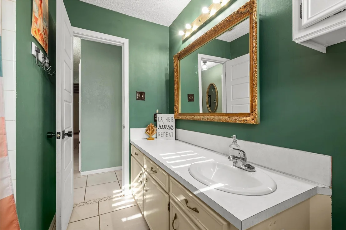Photo of 1017 Chriswood Drive